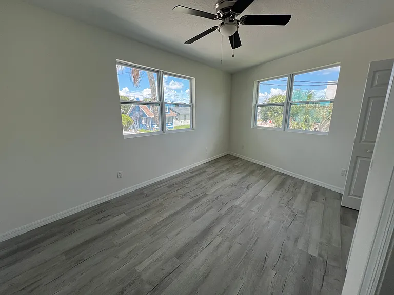 219 S Grandview Ave — Photo 28