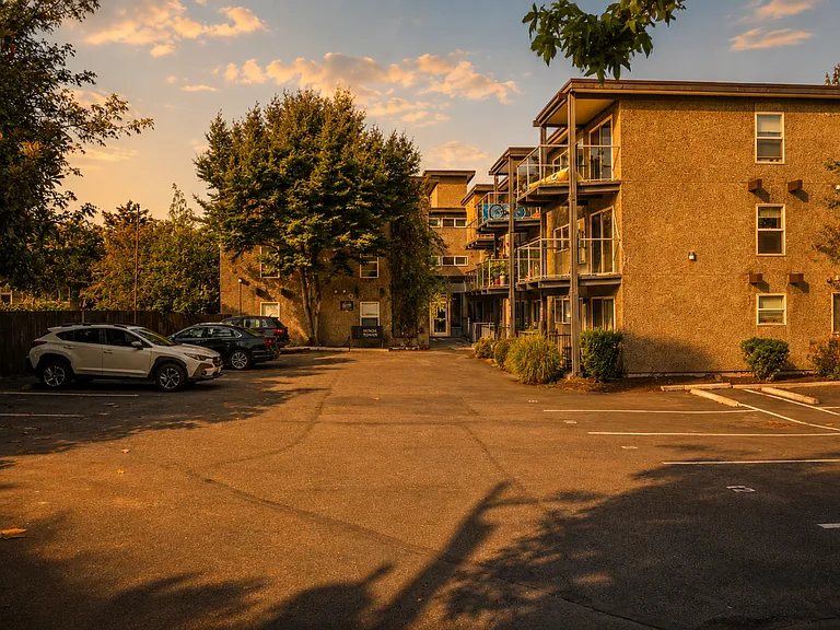 Minor Tower Apartments - Located in Eastlake — Photo 135