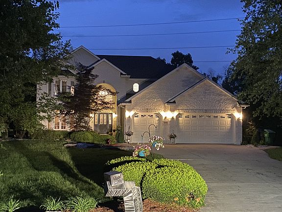 2nd image of 15450 Nolan Ct