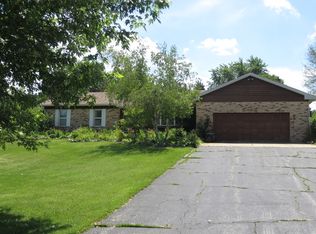 3819 Lincolnshire Dr, McHenry, IL 60051