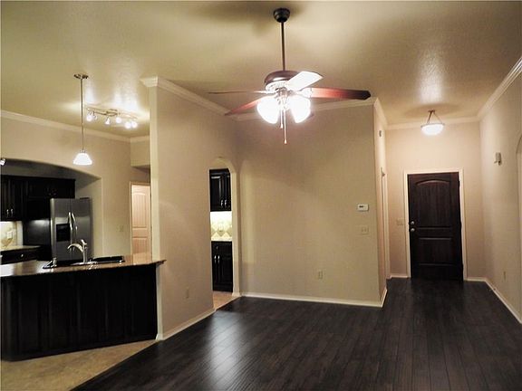2nd image of 3104 SW Briar Creek Ave