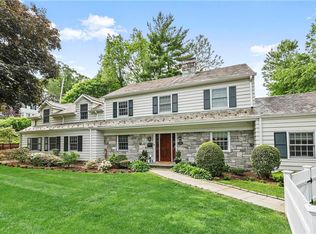 238 Pondfield Rd, Bronxville, NY 10708