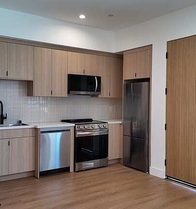 3rd image of 5223 W 20th St #1/4