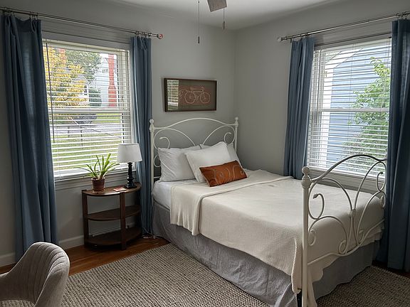 3rd image of 6529 Kensington Ave