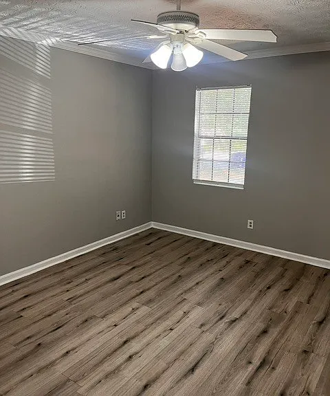 140 Hunters Ln #C — Photo 15