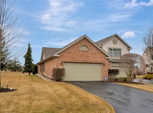 18 Corinth Ct, Tinley Park, IL 60477