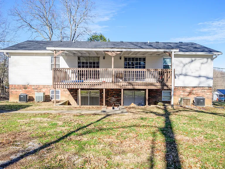 244 Pinewood Dr #4 — Photo 17