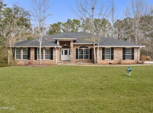 636 Banyan Pl, Diamondhead, MS 39525
