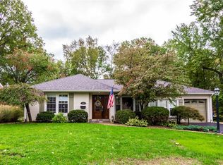 838 Warwick Ln, Saint Louis, MO