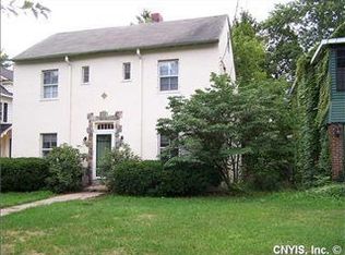 217 Strathmore Dr, Syracuse, NY 13207