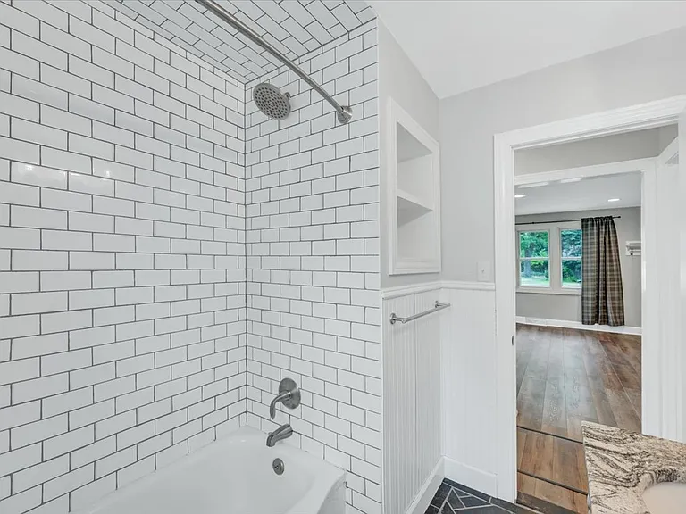 37721 Grantland St — Photo 17