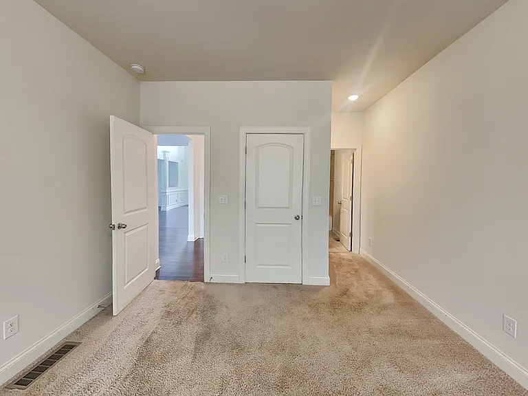 85 Lotus Ln — Photo 10