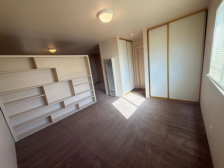 418 Lynn St — Photo 12