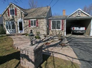 306 Lowden Point Rd, Rochester, NY 14612