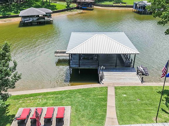 2nd image of 154 Bayside Cir