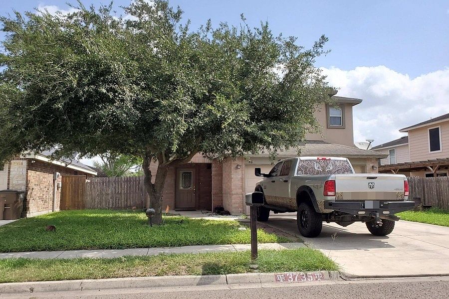 1st image of 3735 Los Lagos Dr