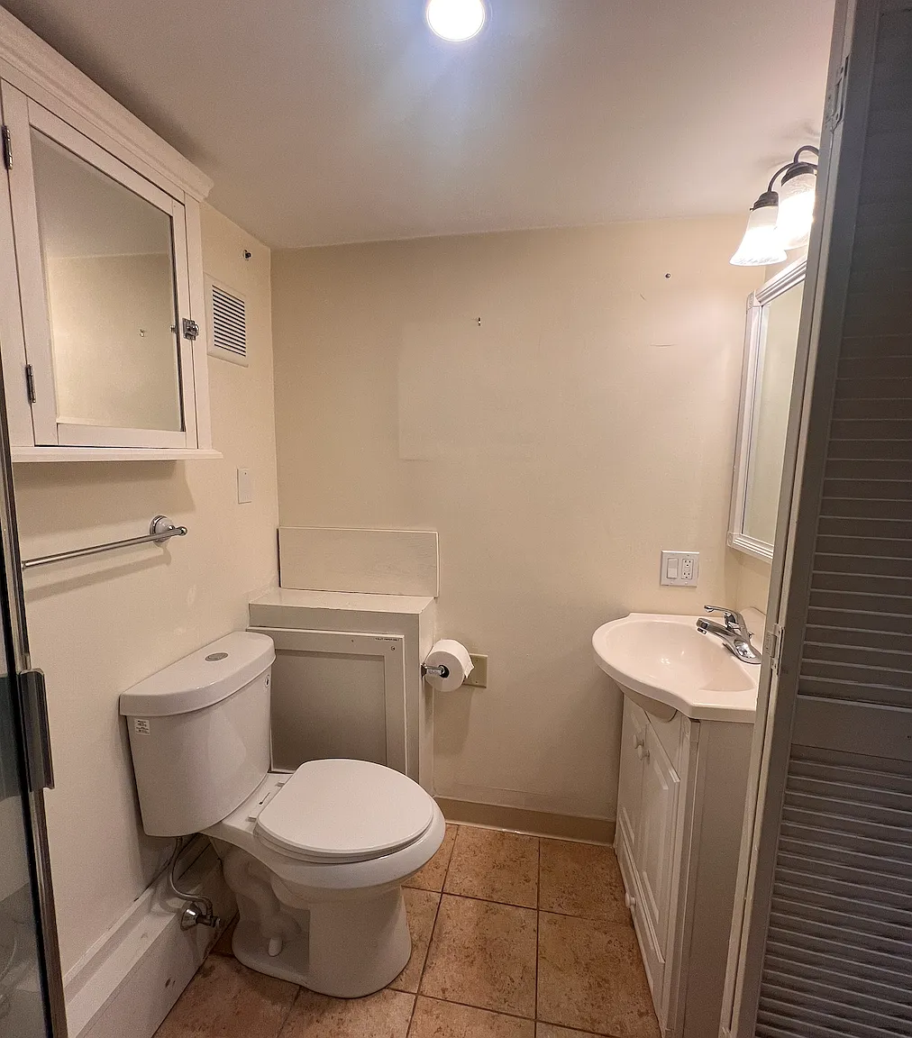 Studio, $2,500 — Photo 3