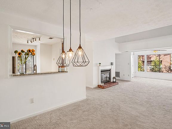 3rd image of 2203 Hunters Run Dr