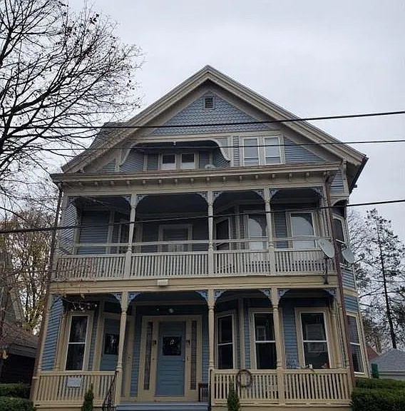 10/ 12 Maynard St.