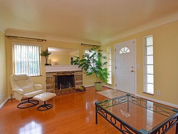 5th image of 2943 Lawndale Ave