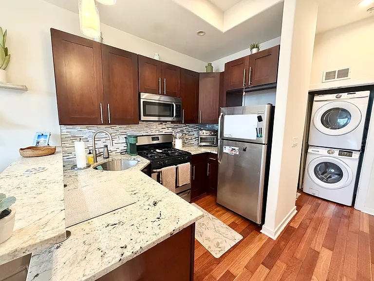 1844 Vineyard St #2F — Photo 2
