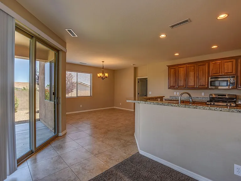 1712 Claire St — Photo 8