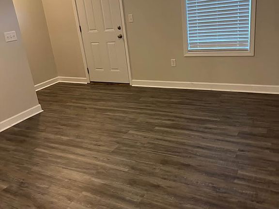 5th image of 523 Claire Pl