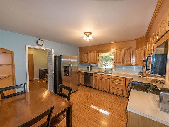 2nd image of 1502 Squibb Dr