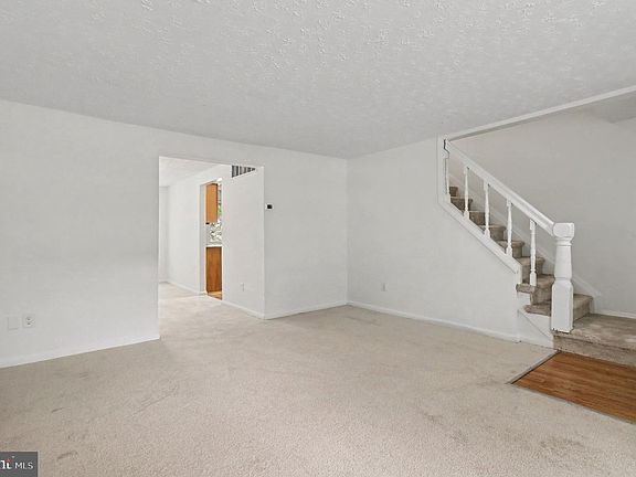 5th image of 20 Lockett Ct