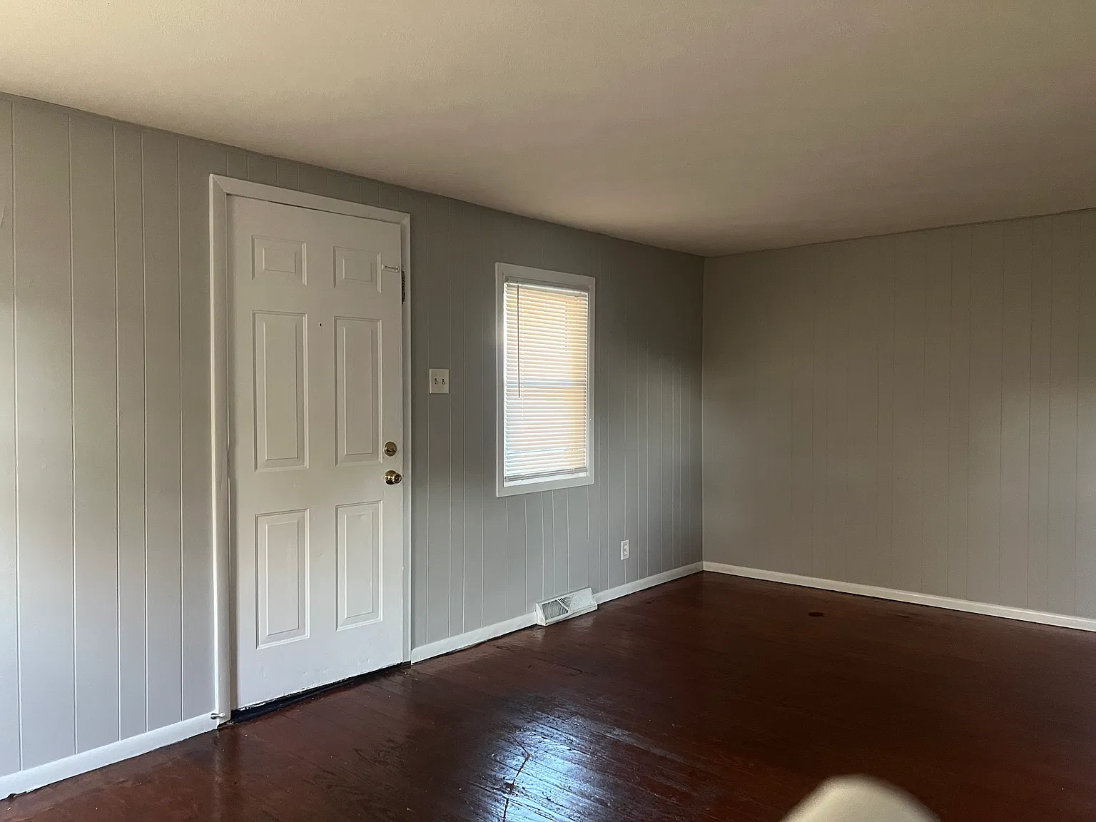 Coming Soon - Great Mishawaka Home On Quiet Street — Photo 3