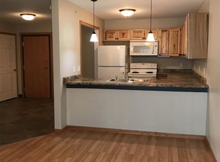 314 23rd St N #W-5, Faribault, MN 55021