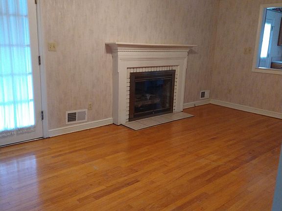 2nd image of 4848 Westhill Dr