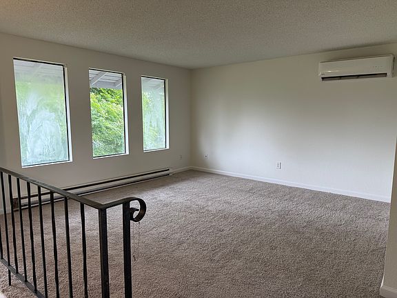 3rd image of 1007 Pine St