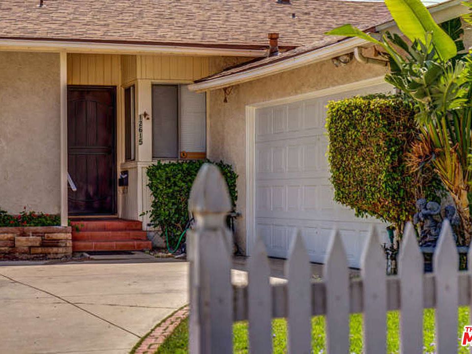 1st image of 12615 Hunnewell Ave