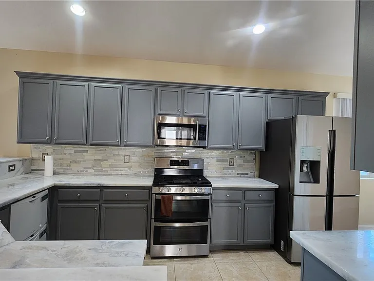 9709 Hawk Cliff Ave — Photo 10