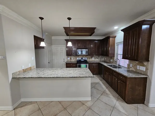 521 Birdsong Dr, League City, TX 77573