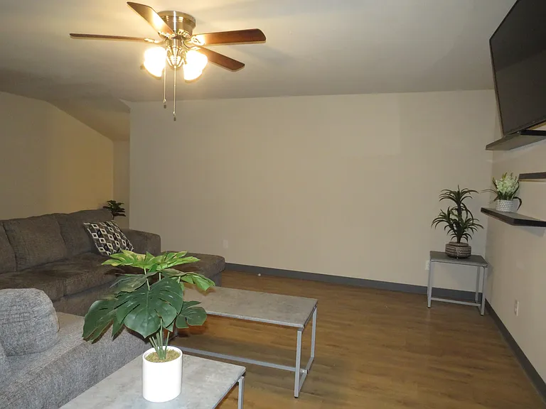 12069 Joyce Ln — Photo 4