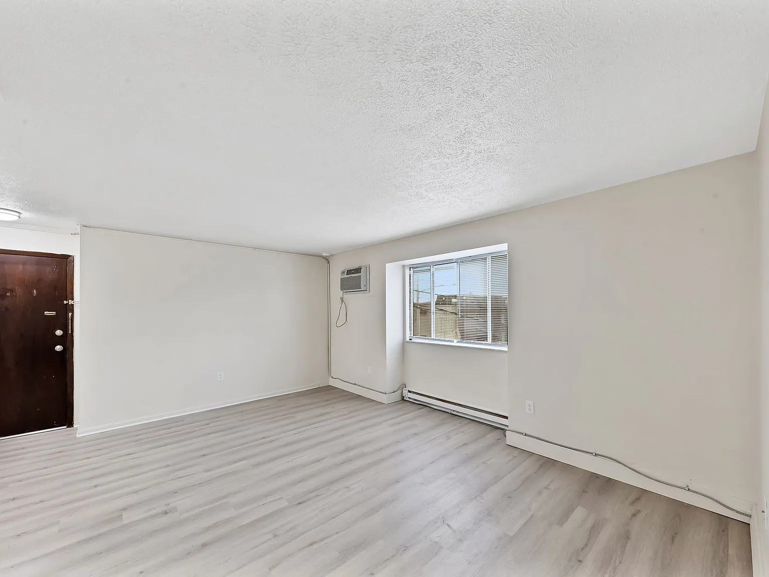 1 bed, $895 — Photo 4