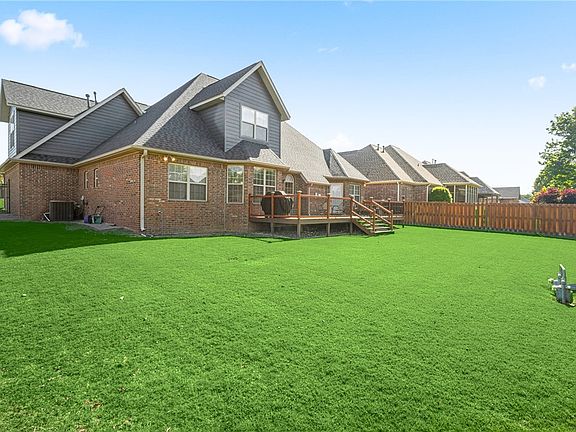 4th image of 3700 SW Plateau Blvd