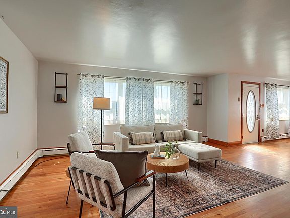 3rd image of 735 Rosedale Ave