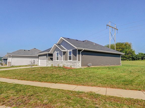 3rd image of 2359 W Twin Lakes Drive