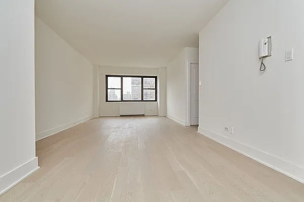 Rented by PocketBroker Inc | media 17