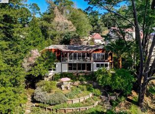 34 Holyrood Mnr, Oakland, CA 94611