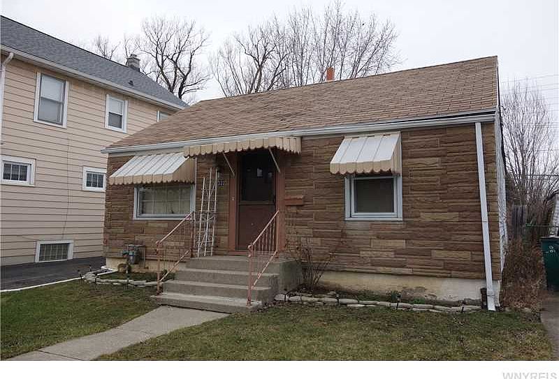 1st image of 322 Taunton Pl