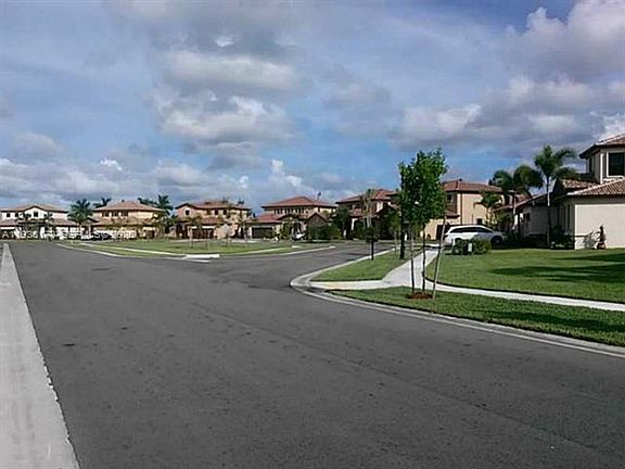 2nd image of 191 SE 35th Ave #0