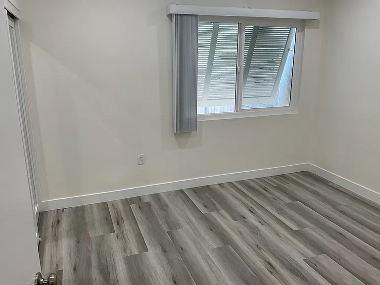19752 Shorecliff Ln — Photo 17