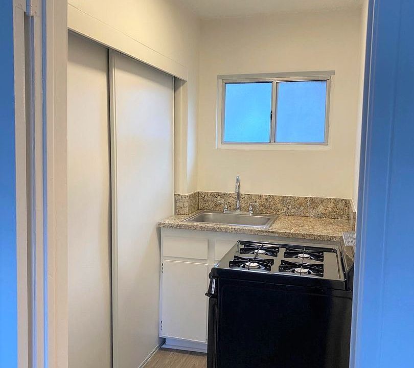 2nd image of 821 N Eucalyptus Ave #9810797
