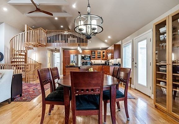 5th image of 282 Edenfield Ave #2