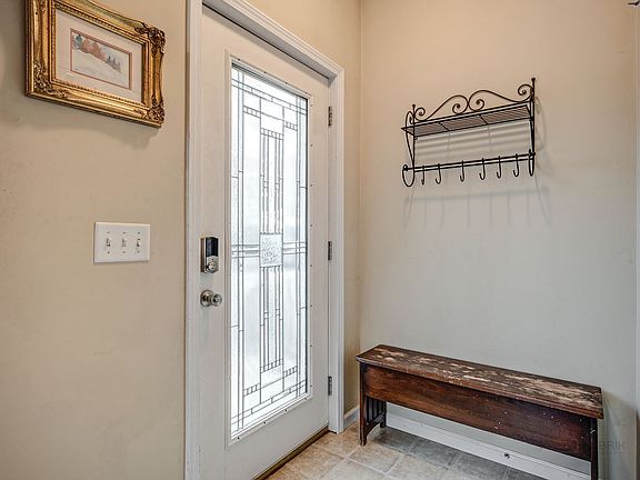 3rd image of 33634 N Evergreen Dr