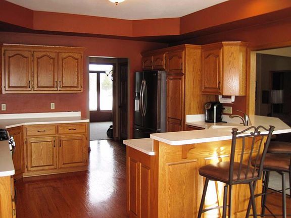 5th image of 346 River Bluff Cir